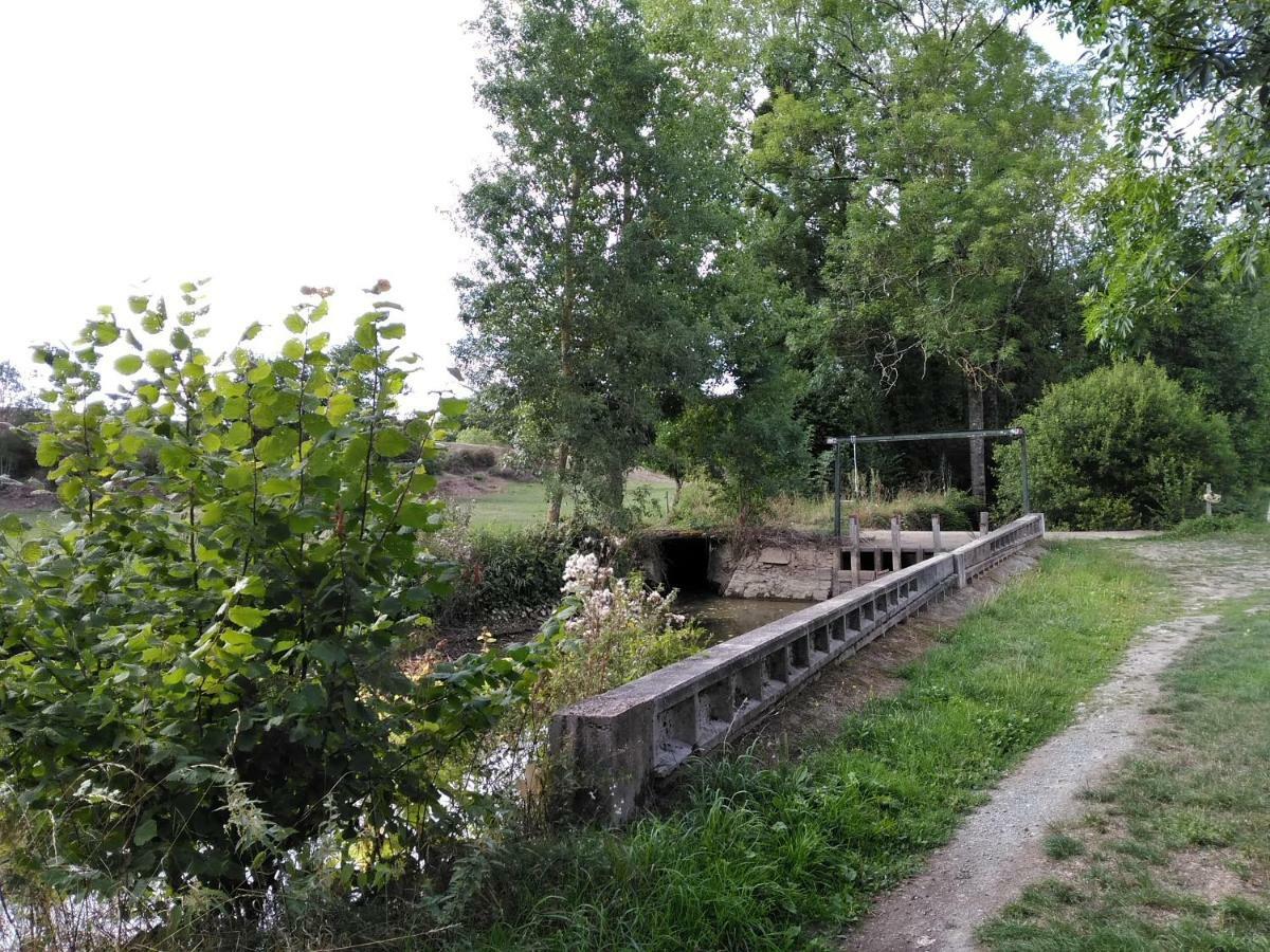 Villa Au Fil de l'Eau à Le Boupère Extérieur photo